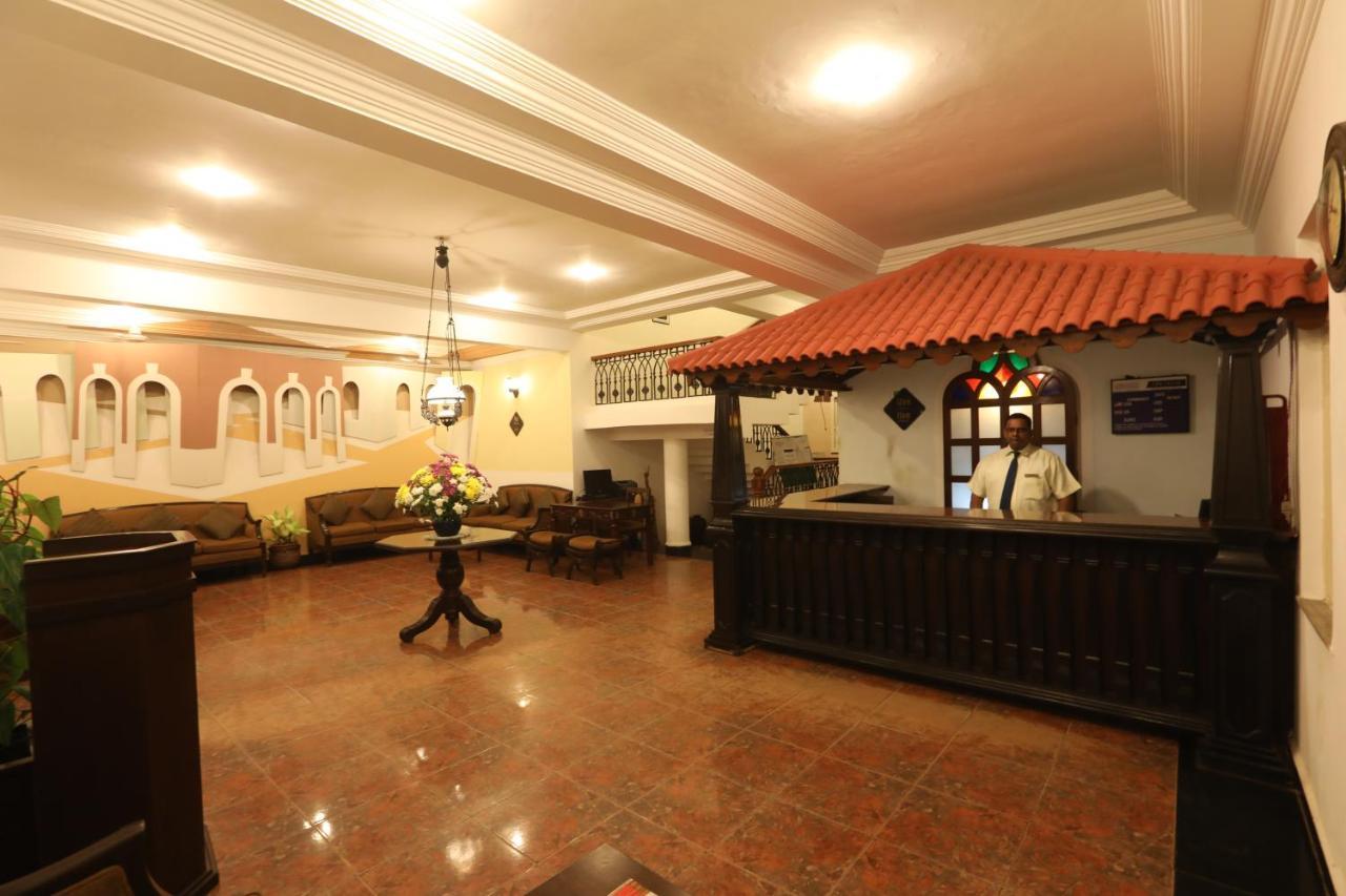 Sonesta Inns Beach Resort - Candolim Beach Exterior photo