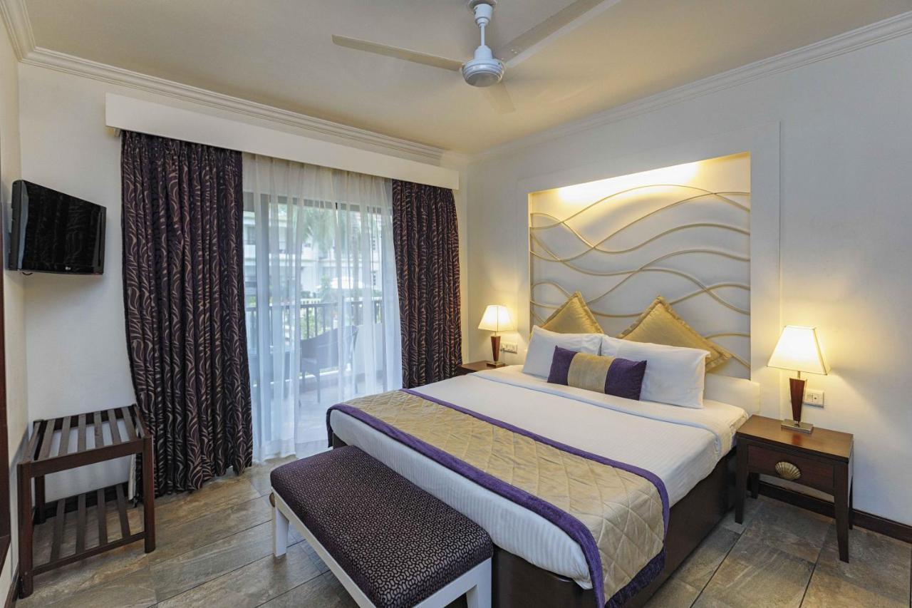 Sonesta Inns Beach Resort - Candolim Beach Exterior photo