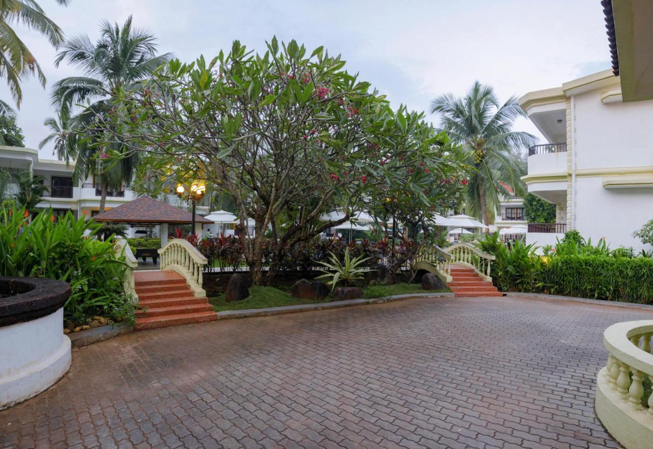 Sonesta Inns Beach Resort - Candolim Beach Exterior photo