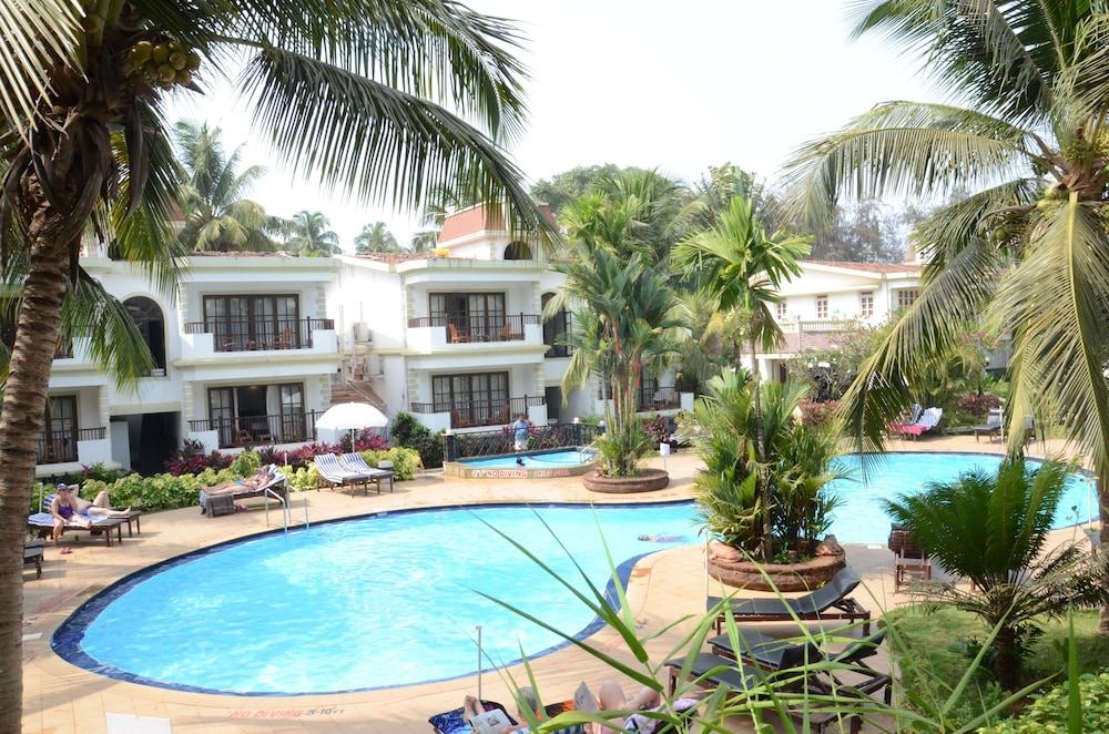 Sonesta Inns Beach Resort - Candolim Beach Exterior photo