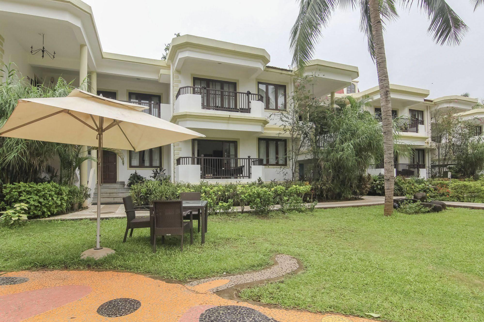 Sonesta Inns Beach Resort - Candolim Beach Exterior photo
